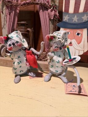 Vintage Style annalee Holiday Mouse Pair in Cream with Green Holly Print
